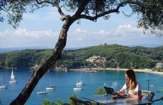 Digital Nomad Jobs: How to Build a Digital Nomad Career