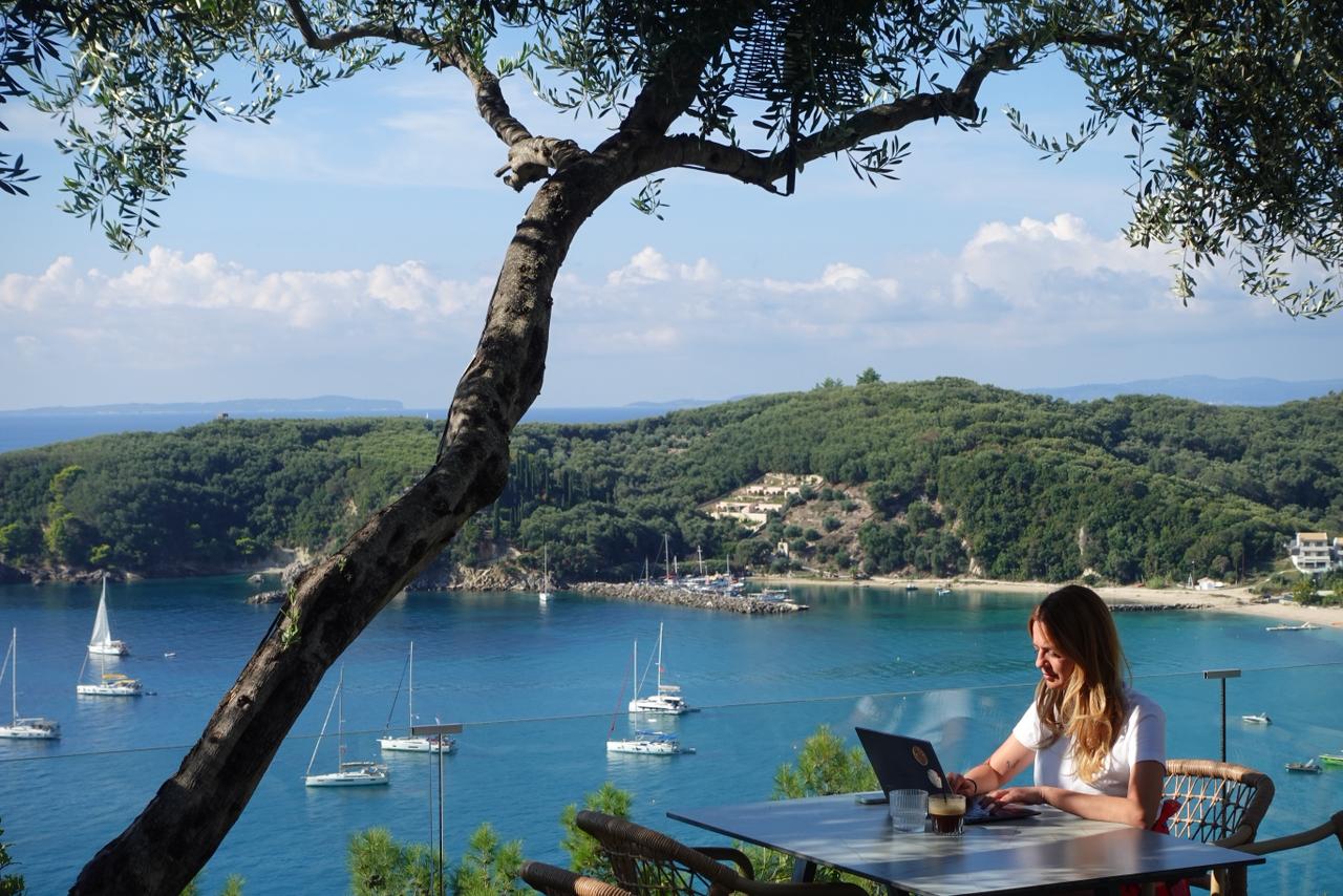 Digital Nomad Jobs: How to Build a Digital Nomad Career